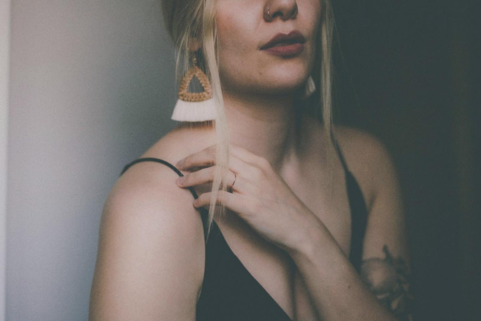 Makeup avanzato realizzato durante sessione pratica con focus su tecnica cut crease